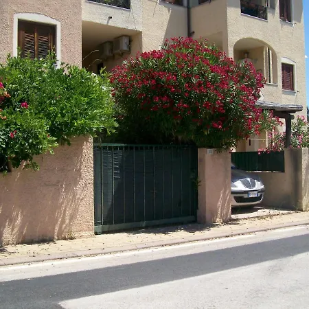 Acquamarina דירה *